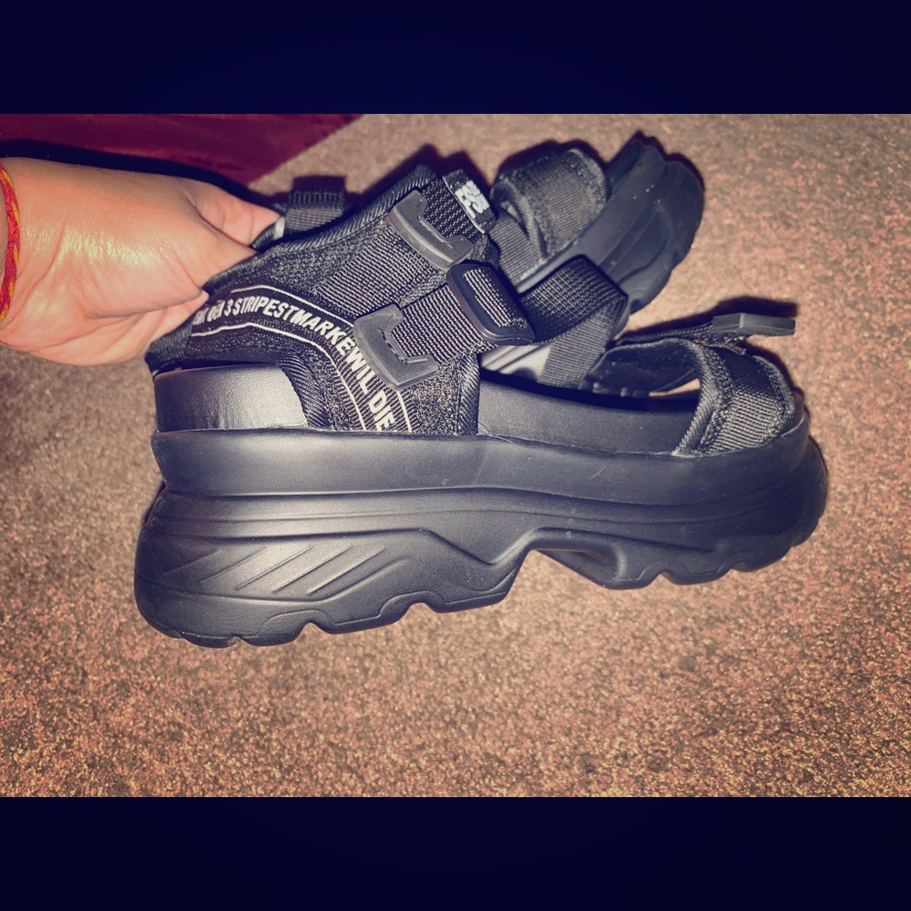 Brand new chunky sandals in US size 6